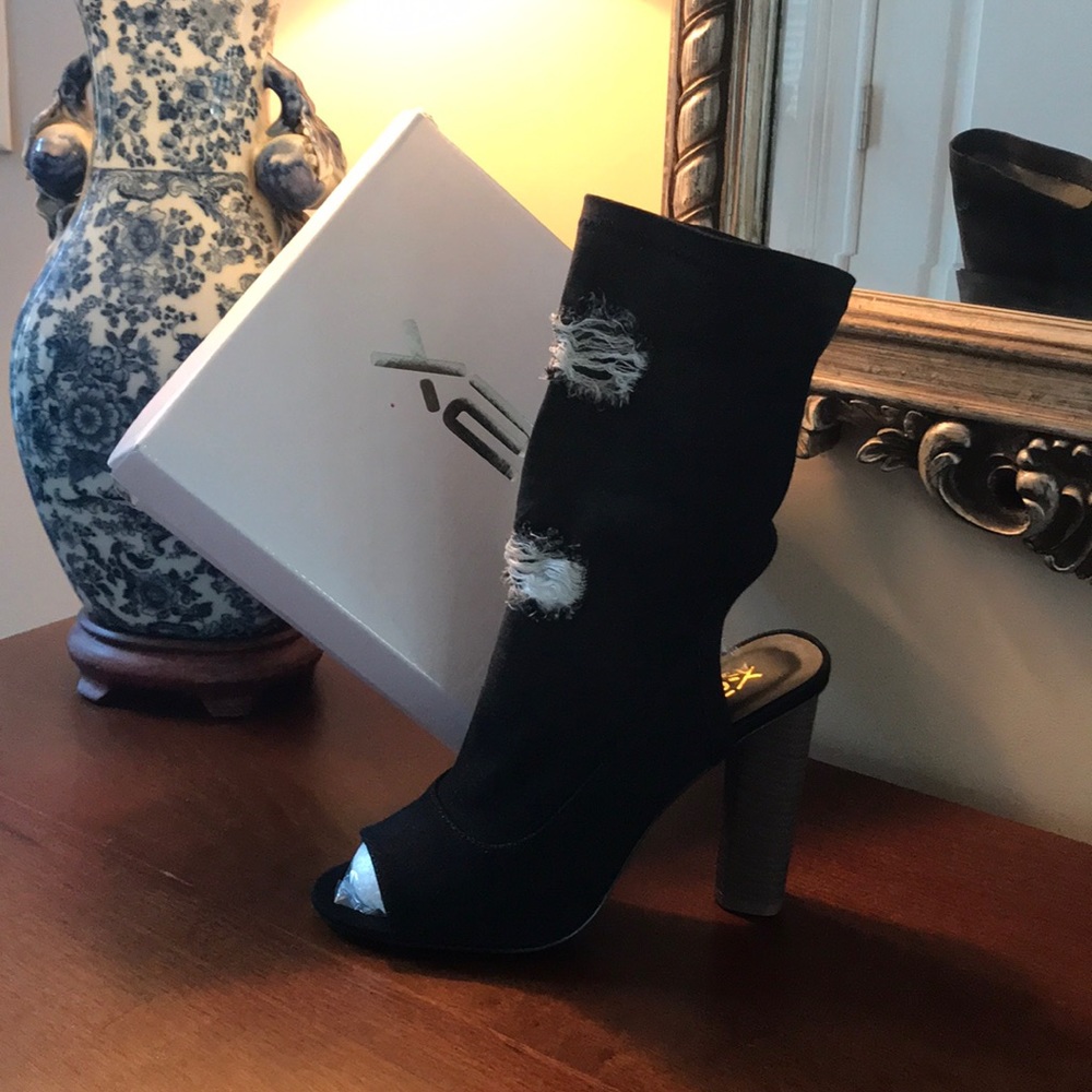 X2B BLACK DENIM BOOT